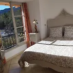 Aux Logis Du De Castillon 아파트