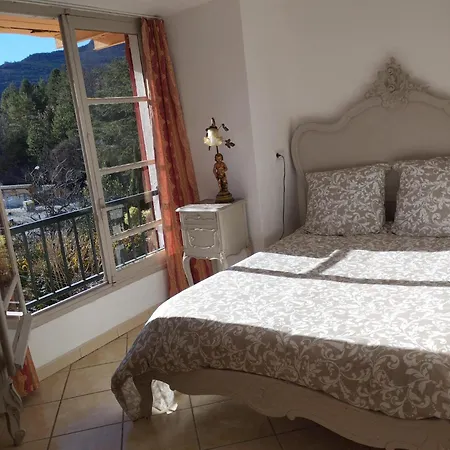 Aux Logis Du De Castillon Apartment