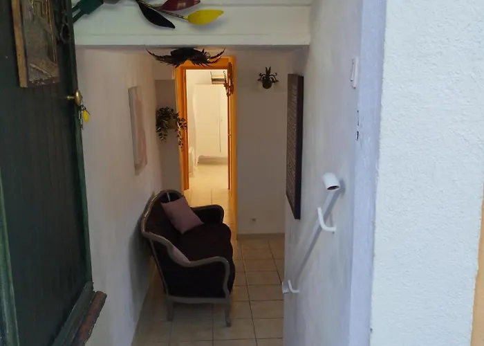 Aux Logis Du De Castillon 아파트