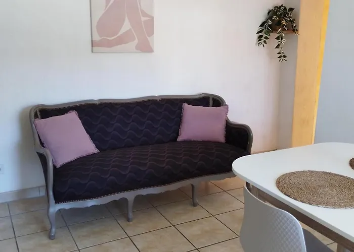 Aux Logis Du De Castillon 생-줄리앙-두-베르동